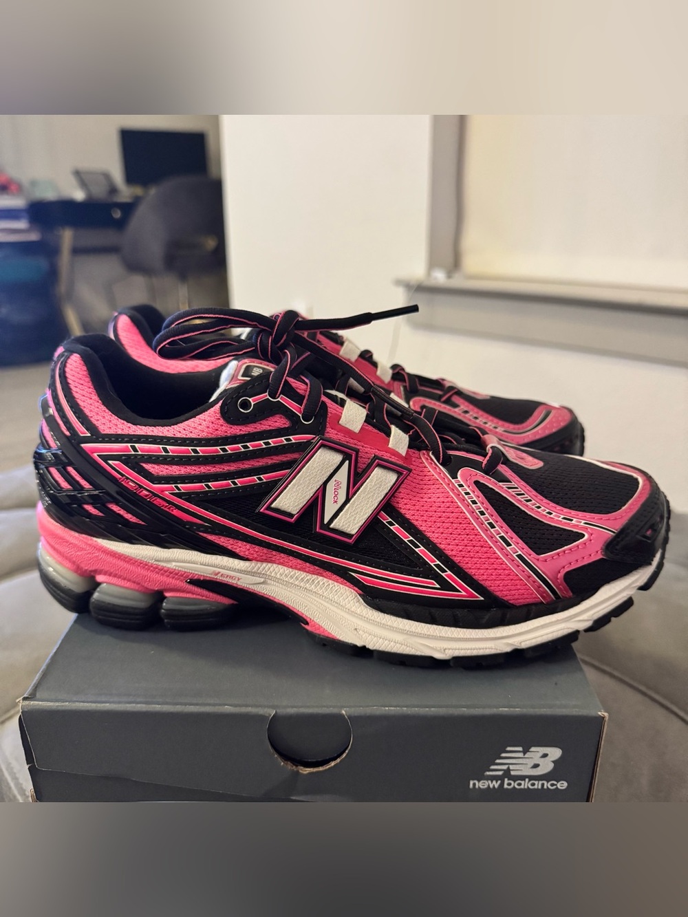 New Balance Women's 1906R Black & Pink Running Sneakers Size 8.5 NIB